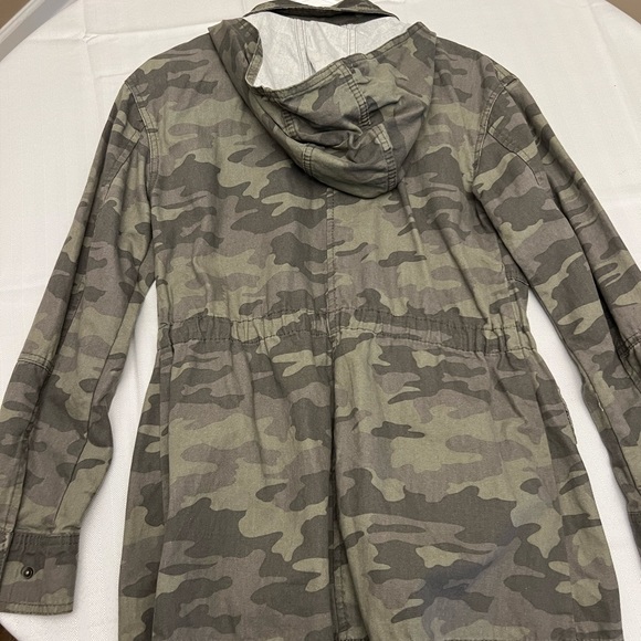Universal Thread Camo Jacket - Picture 2 of 2